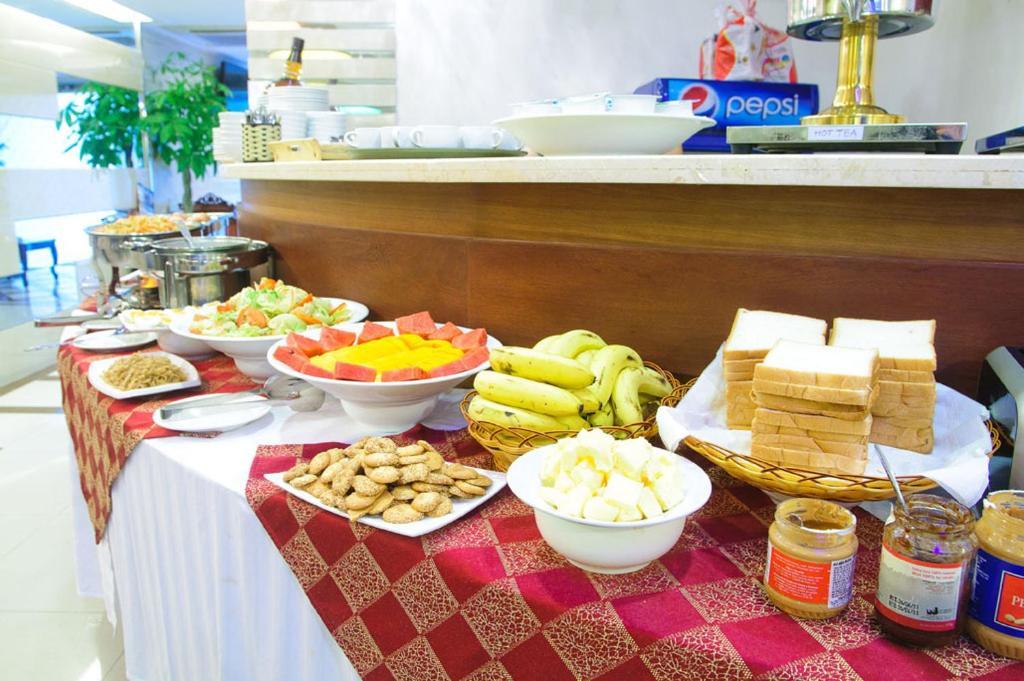 Anh Minh Hotel Thành Pho Ho Chí Minh Esterno foto